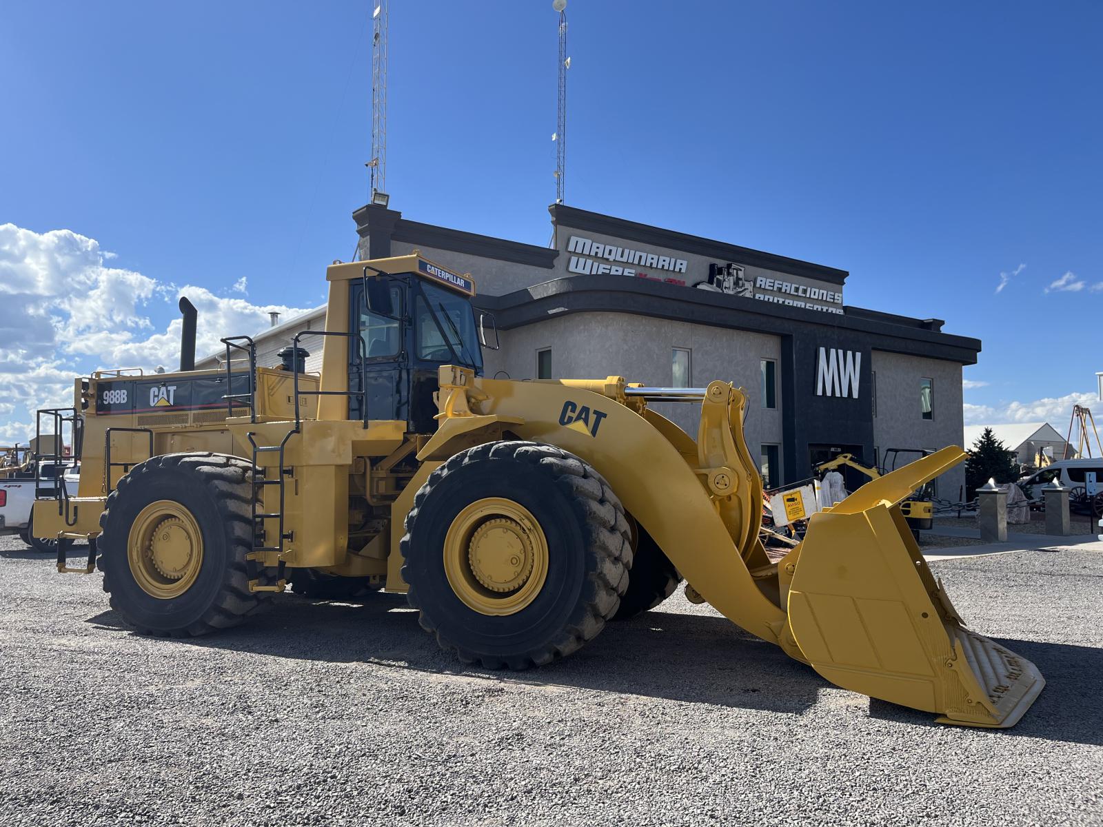 ./imagenes/INVOICE/2019/17670/CATERPILLAR 988B (1).JPG